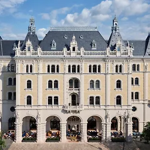 ***** Hotel W Hungary